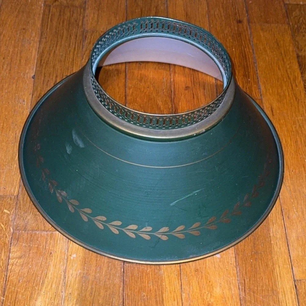 VINTAGE green & gold stencil painted tole metal lamp shade old/farmhouse/country